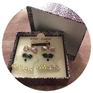 Betsey Johnson Ghost Earrings👻